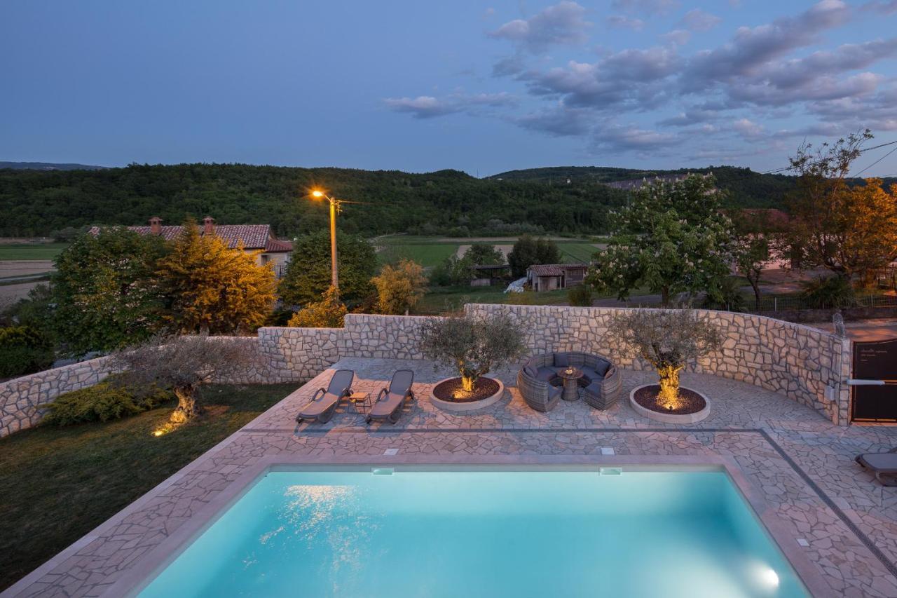 Villa Vesna With Sauna, Hot Tub Potpican Ngoại thất bức ảnh