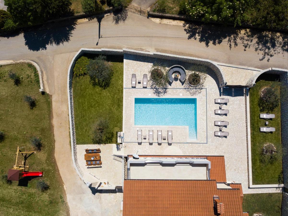 Villa Vesna With Sauna, Hot Tub Potpican Ngoại thất bức ảnh